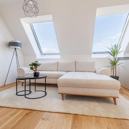 Symphony Apartments 38 - Modern Loft With Terrace And Grill In Central Location Viena Exterior foto
