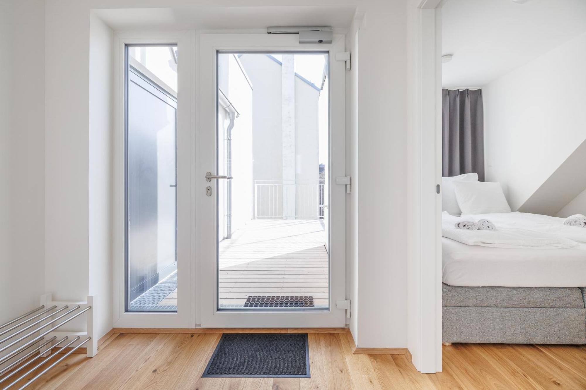 Symphony Apartments 38 - Modern Loft With Terrace And Grill In Central Location Viena Exterior foto