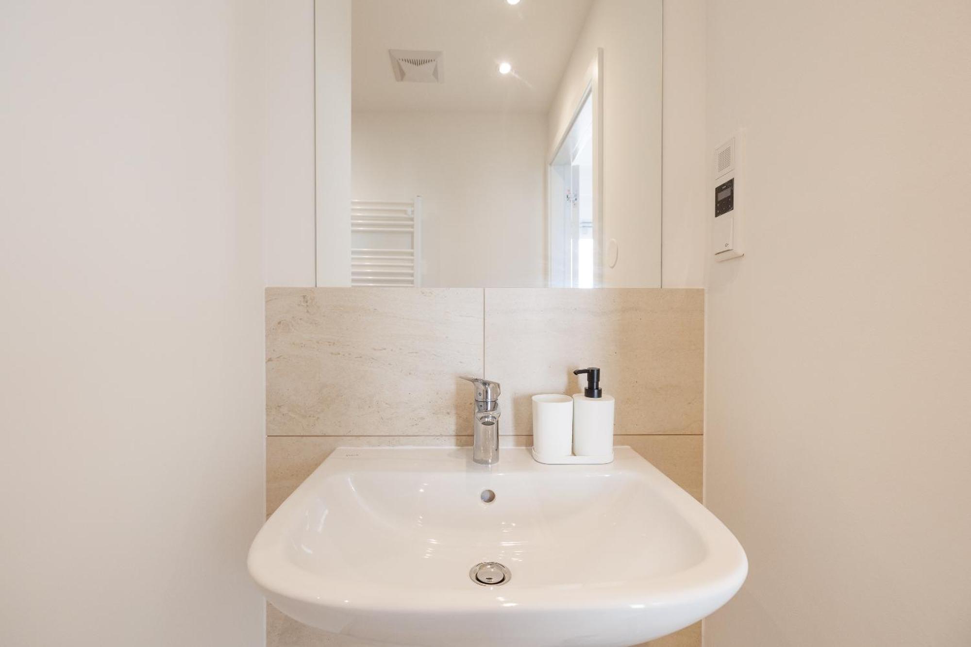 Symphony Apartments 38 - Modern Loft With Terrace And Grill In Central Location Viena Exterior foto