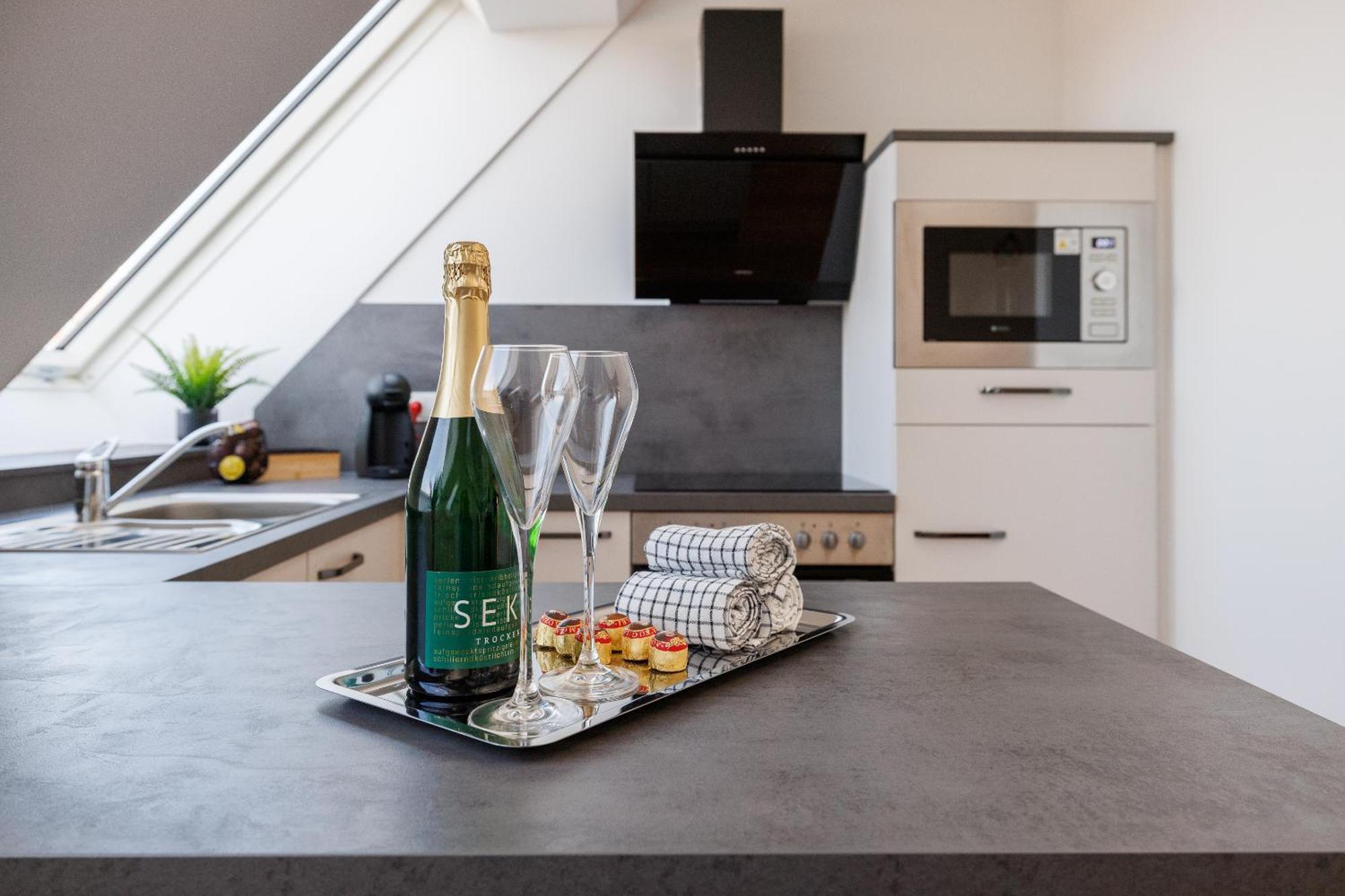 Symphony Apartments 38 - Modern Loft With Terrace And Grill In Central Location Viena Exterior foto