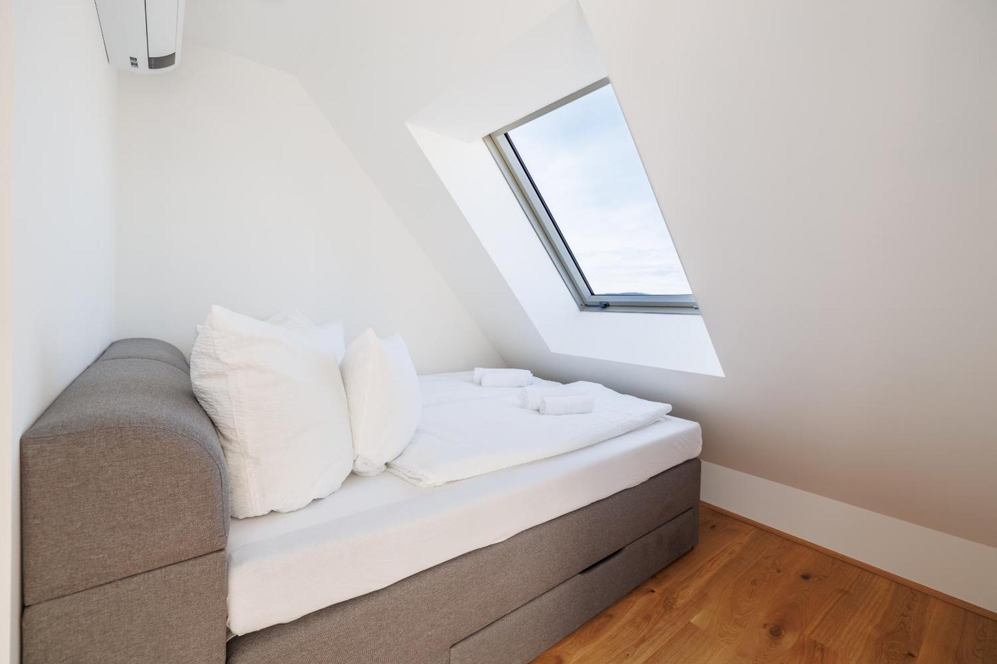 Symphony Apartments 38 - Modern Loft With Terrace And Grill In Central Location Viena Exterior foto